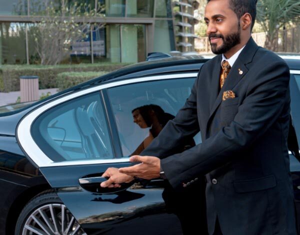 تأجير سيارة مع سائق عربي