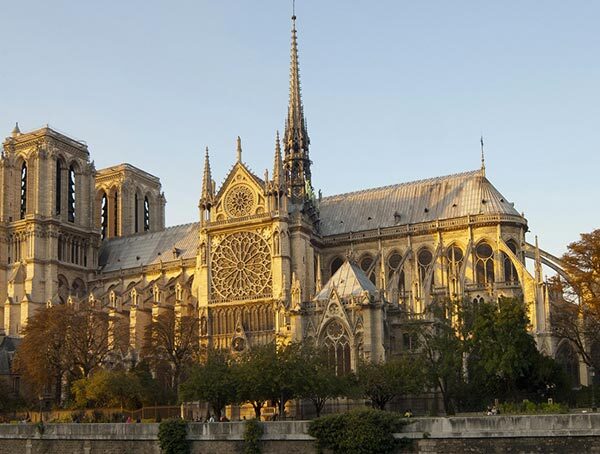 كاتدرائية نوتردام دو باري